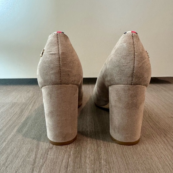 Tommy Hilfiger “Abilene” Taupe Block Heel Pumps - Picture 4 of 16